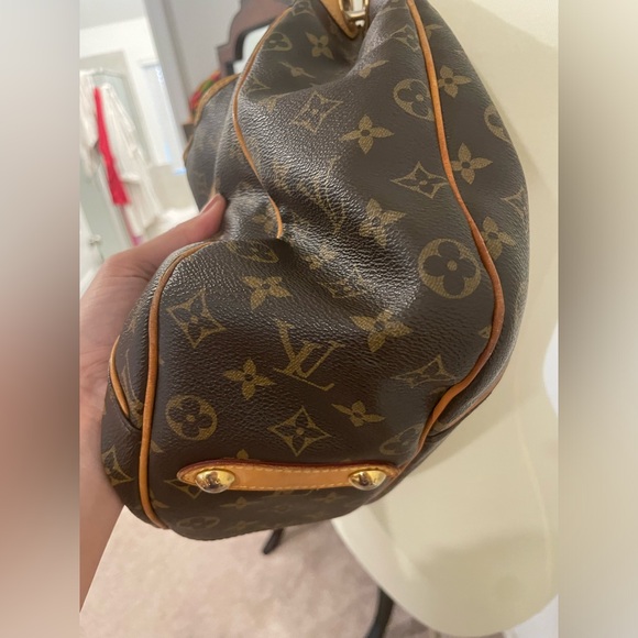Authentic Louis Vuitton Monogram Galleria Pm - Picture 11 of 15